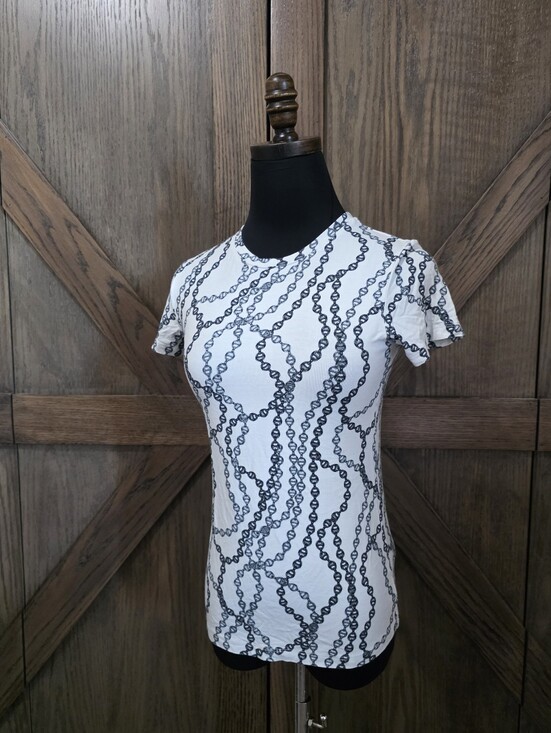 L'AGENCE Tops - L'AGENCE Chain-Print Tee